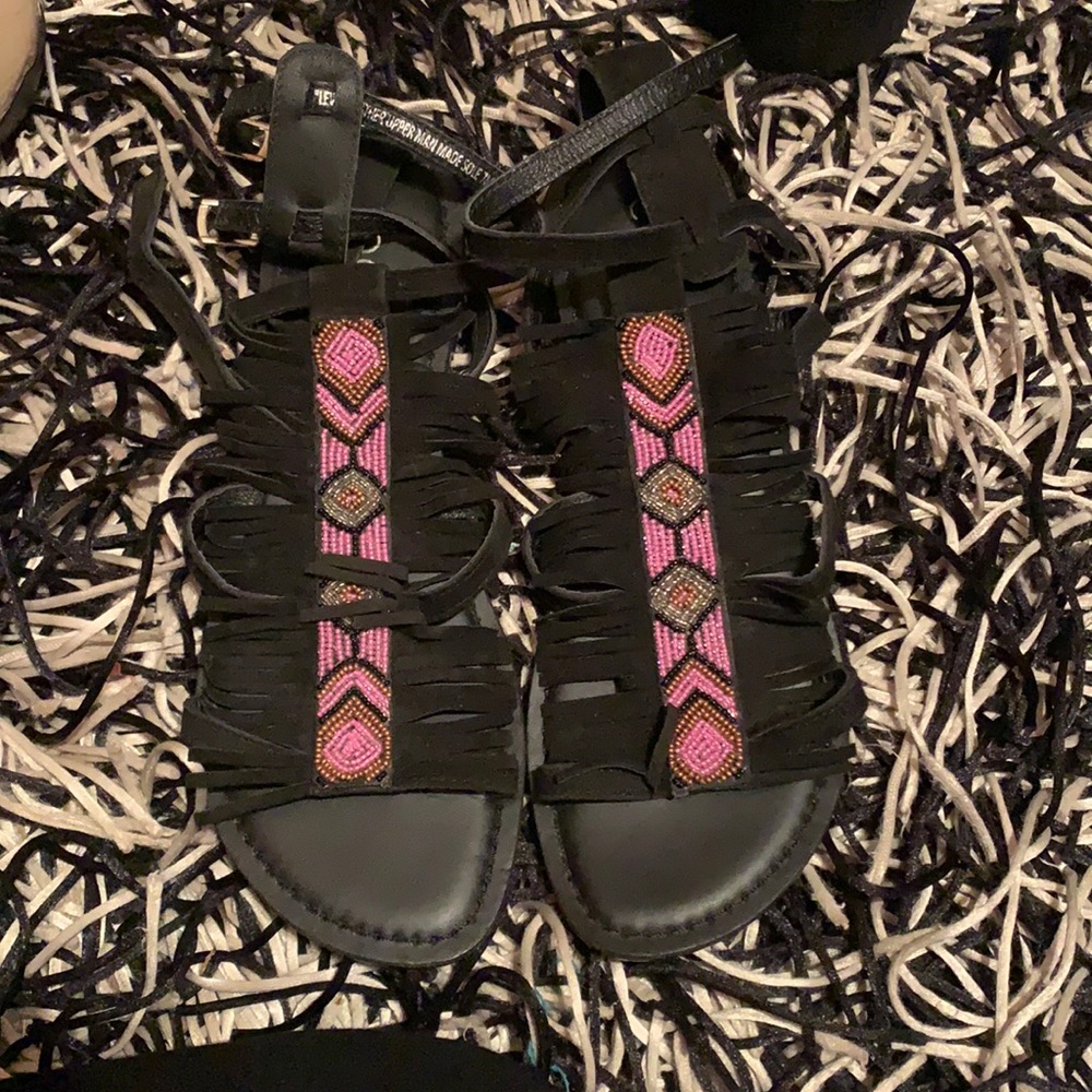 Women’s toe sandals!